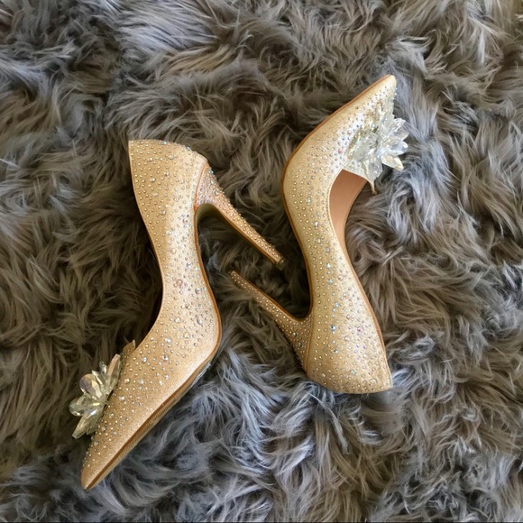 Nude Fancy Crystal Pumps - Picture 1 of 4